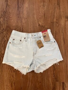 NWT Levi’s 501 Denim Shorts